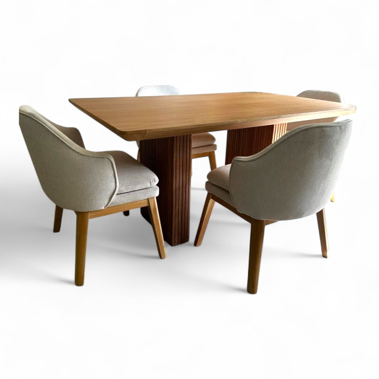 Comedor Turquía con Mesa Tipo Torre – Elegancia Nórdica y Diseño Arquitectónico