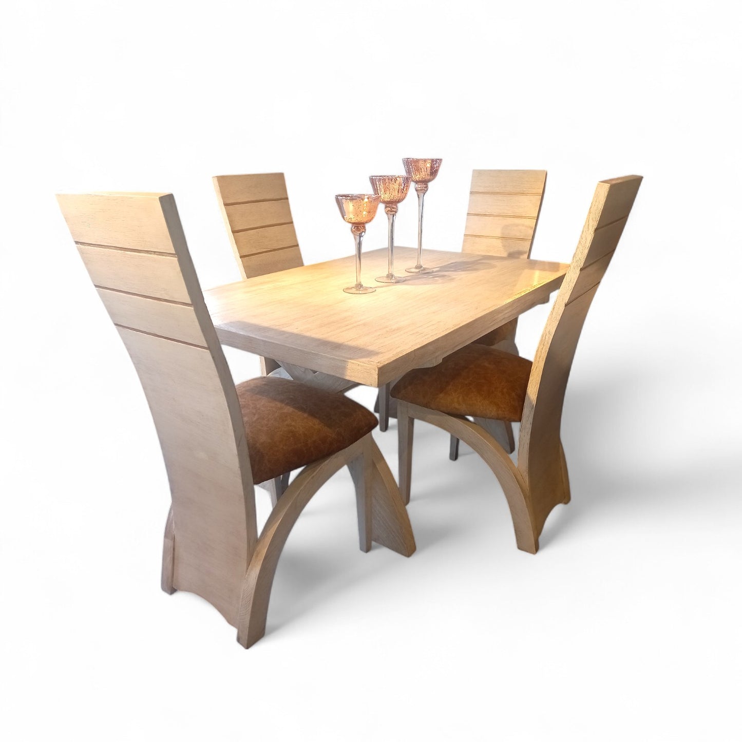 Comedor Deko – Diseño Curvo, Acabado Vintage y Comodidad Moderna