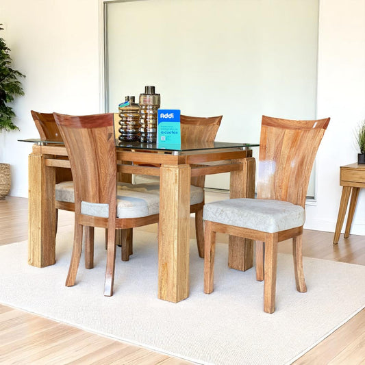 Comedor Cuchara con Mesa Minotty – Estilo Natural y Diseño Moderno