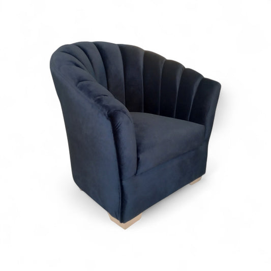 Silla Pétalo Acanalada – Lujo y Estilo